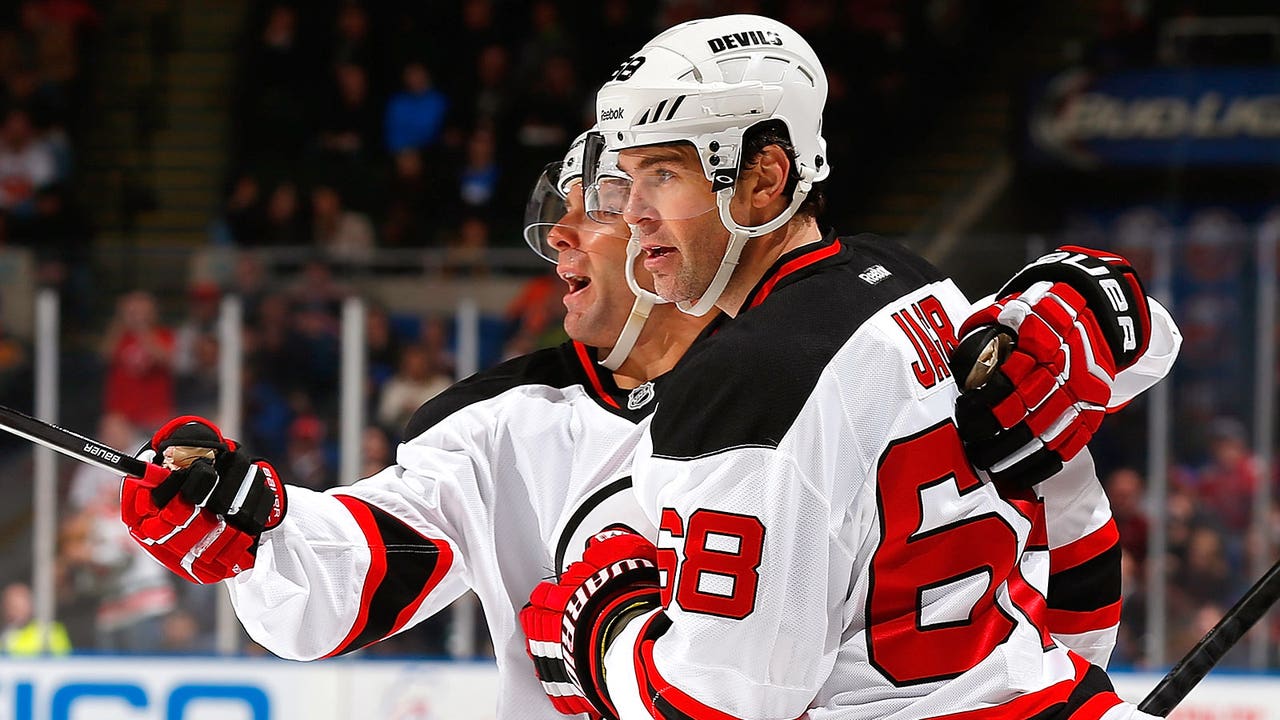 700 goals: Devils' Jagr becomes 7th NHL player to hit milestone
